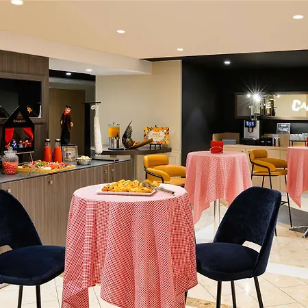 Mercure Centre Saxe Lafayette 4*